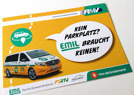Gelber Flyer mit einer weißen Sprechblase, dem RMV Logo und einem kleinem Mercedes-Bus mit dunklen Scheiben, der unten gelb und ab den Scheiben weiß lackiert ist und Folien mit Werbung trägt.