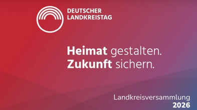 Rot-pink-blauer Untergrund mit weißer Schrift.