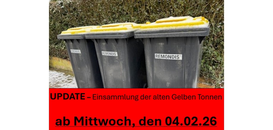 Vort einer Hecke stehen drei schwarze Tonnen mit der Aufschrift Remondis und gelben Deckeln. Auf dem Gehweg liegt zusammengeschobener Schnee. Unten ist ein roter Balken mit einem Hinweistext.