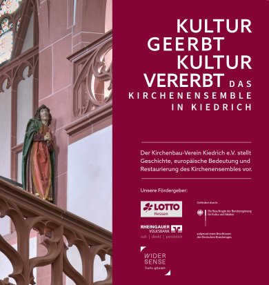 Kiedricher Broschüre 2022 Broschüre auf der unter anderem eine Figurn mit braunen schulterlangen Harren im rot, grünem Gewand an einer rot-weißen Säule steht. Davor und daneben eine aus roten Schnörkeln aus Stein gestaltete Balkonbrüstung.
